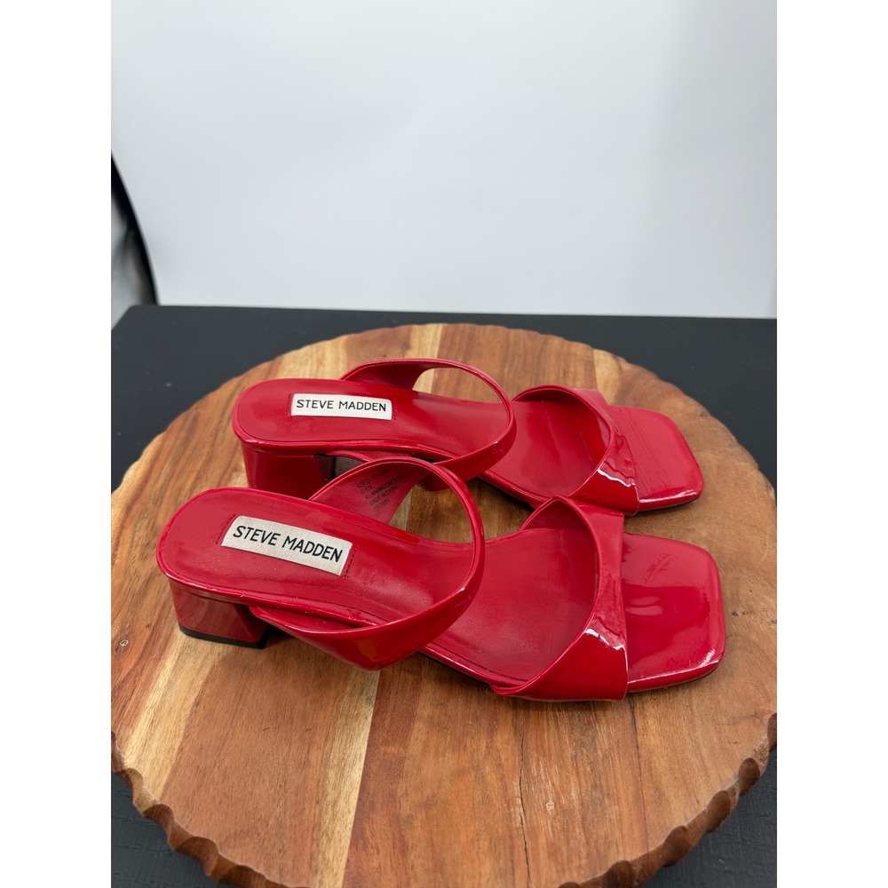 Steve Madden Azriel Sandals Women 6.5 Red Patent Square Toe Low Block Heel Slide